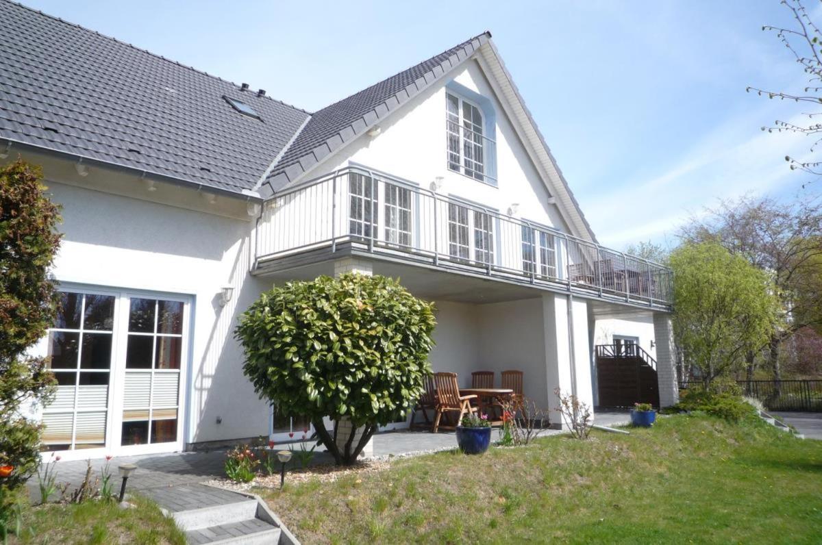 Apartment Ferienhaus Am Yachthafen, Duene